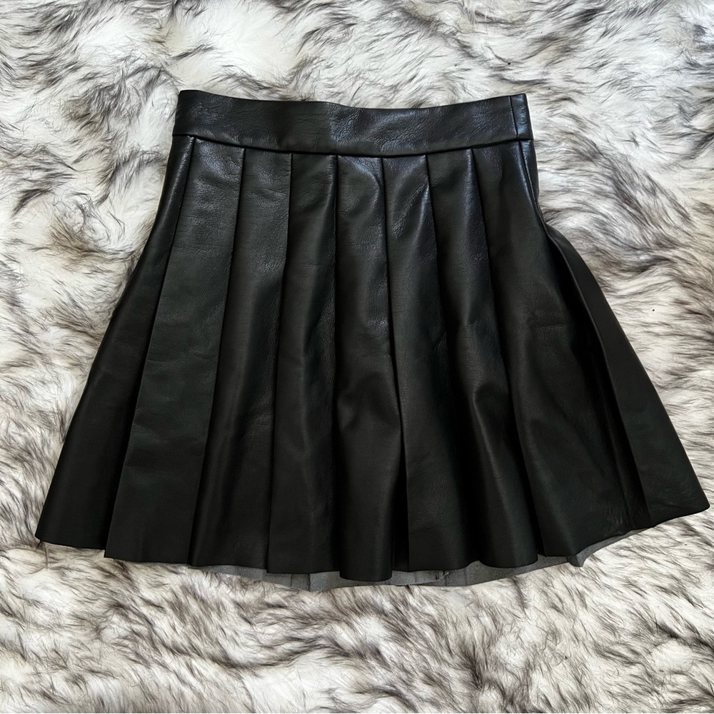 Aritzia Black Faux Leather Pleated Mini Skirt